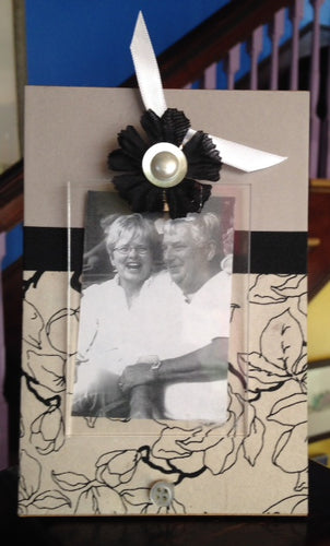 cute clip frame - black posy